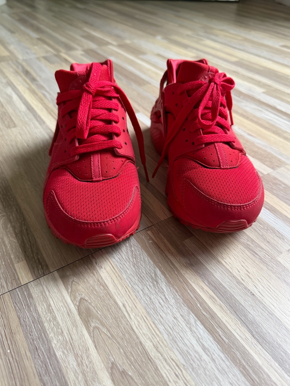 Nike Huaraches Women's All-Red Athletic Sneakers